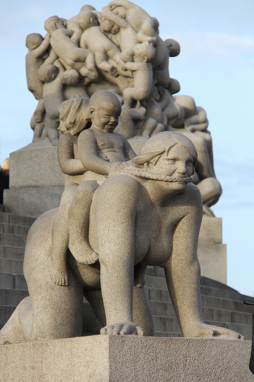 Sculpture of a mother and children by Gustav Vigeland.